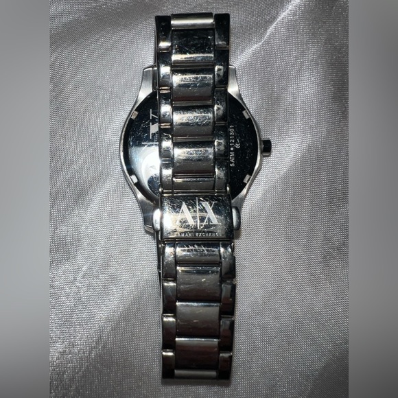 Watch - Picture 4 of 9